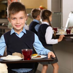 Výzkum školních obědů: Pro rodiče jsou garancí, čekají od nich ale větší výběr, lepší kvalitu a inovace