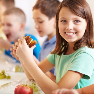 Nejoblíbenější obědy podle dětí: bodují omáčky, řízek, smažená treska a dukátové buchtičky